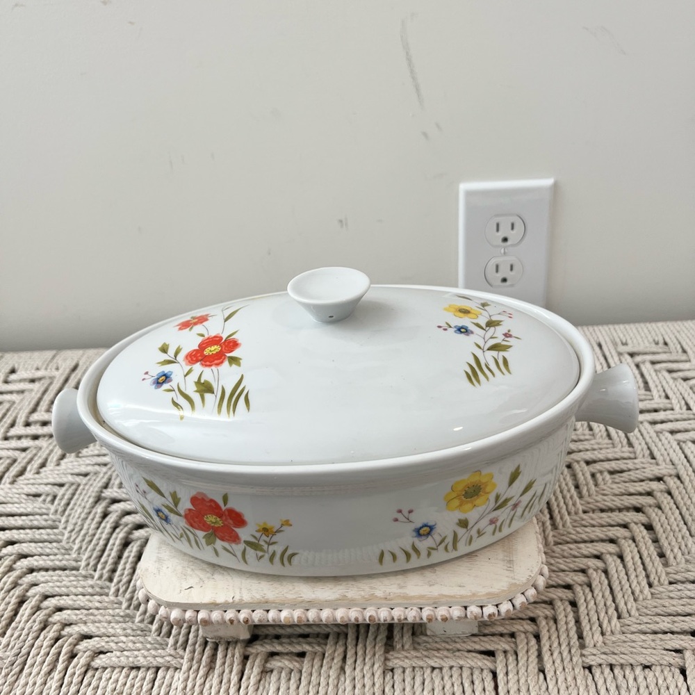 Andrea By Sadek country flowers White and Red Ceramic Casserole Dish Cookware
